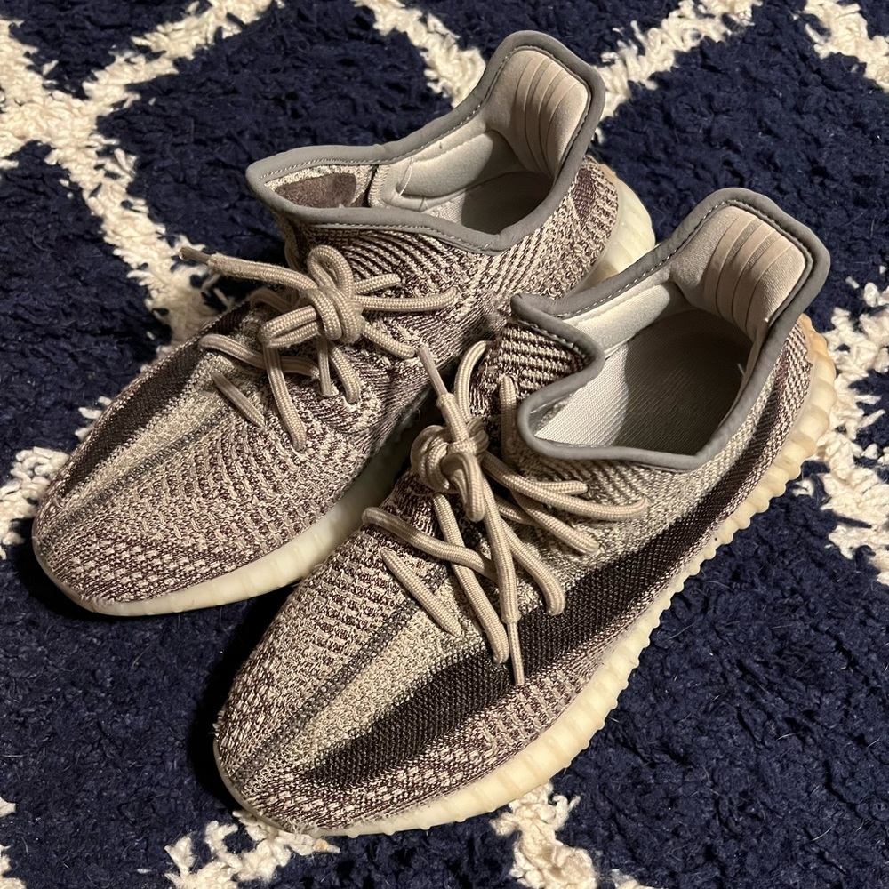 Yeezy Zyon size 8